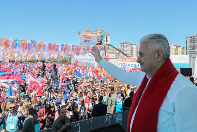 Başbakan Yıldırım: FETÖ'nün en sevmediği kuruluşu kapatmayı vadediyorlar